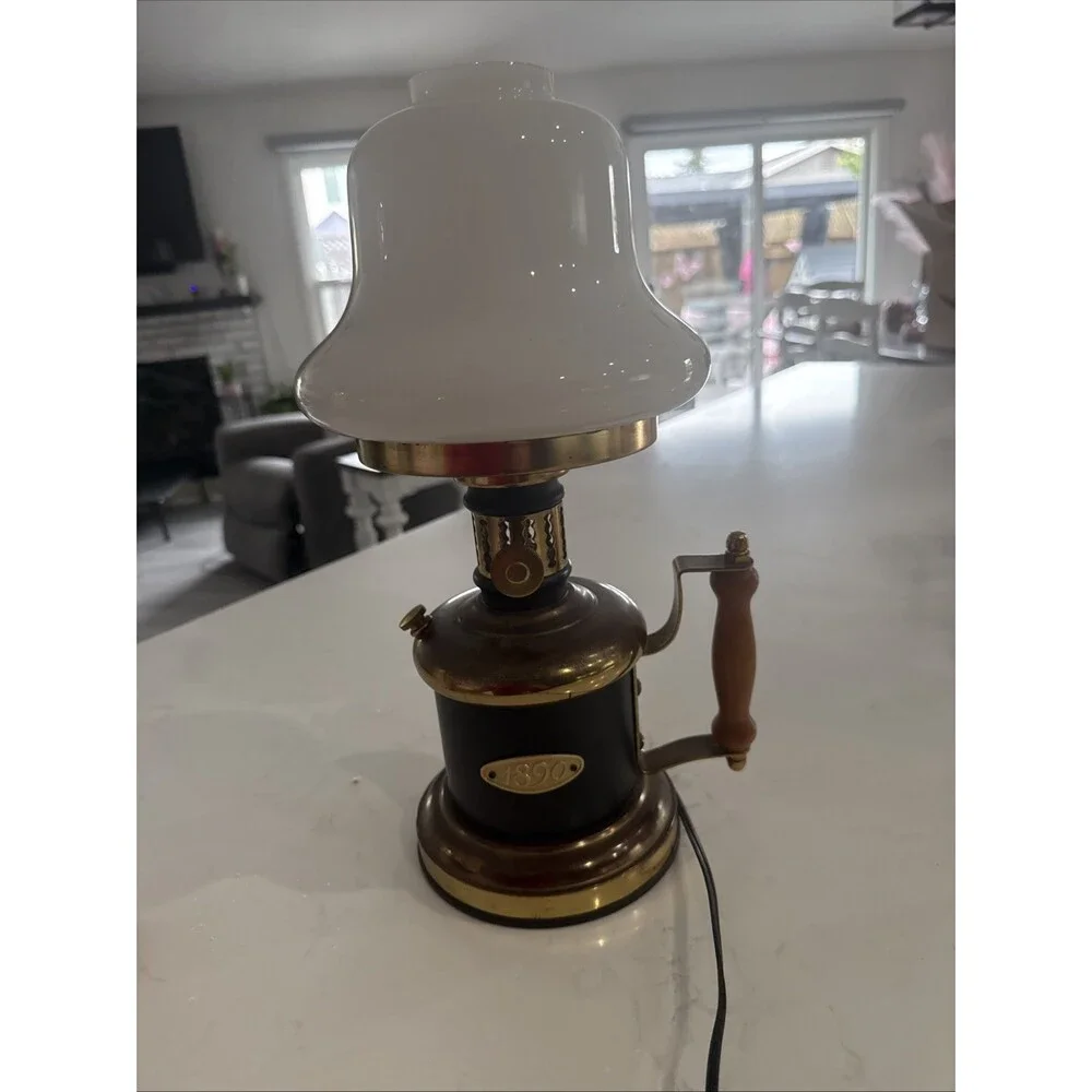 1890 Hurricane Shade Lamp Underwriters Laboratories